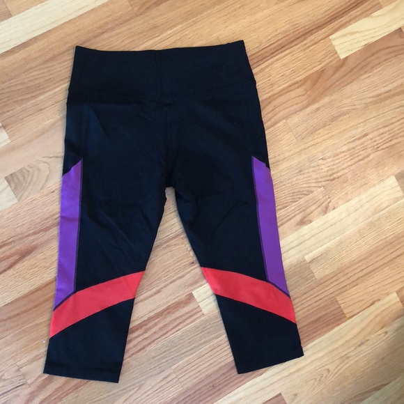 Nike Dri Fit Crop Leggings - Picture 5 of 5
